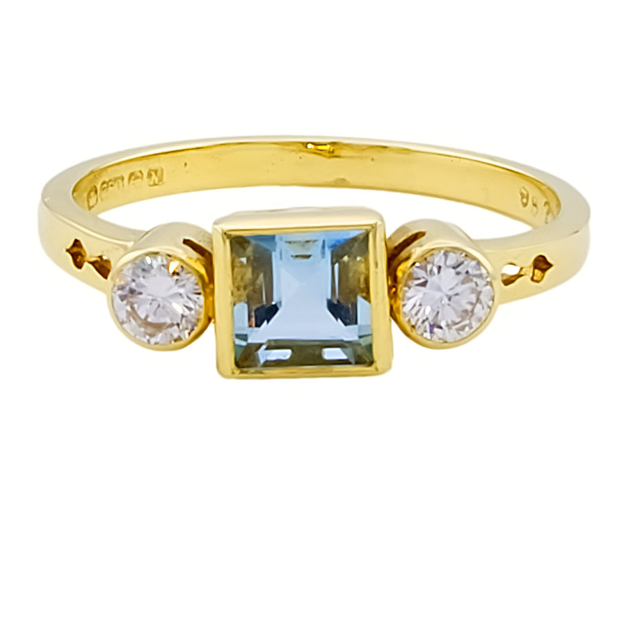 18ct gold Aquamarine / Diamond 3 stone Ring size O